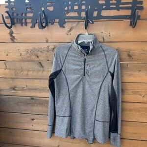 245.CHAMPION Women’s Athletic Gray 1/4 Zip Semi-Fitted Top
